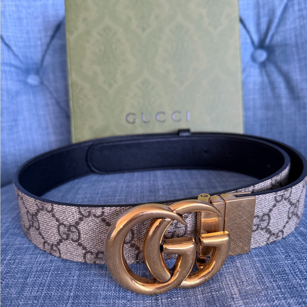 Gucci Black Leather Belt with Gold Double G Buckle and GG Canvas Interior - Picture 2 of 6